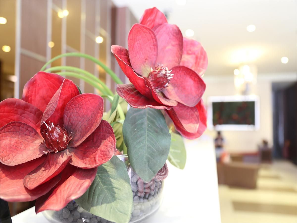 V8 Hotel Xilang Subway Branch 広州 エクステリア 写真